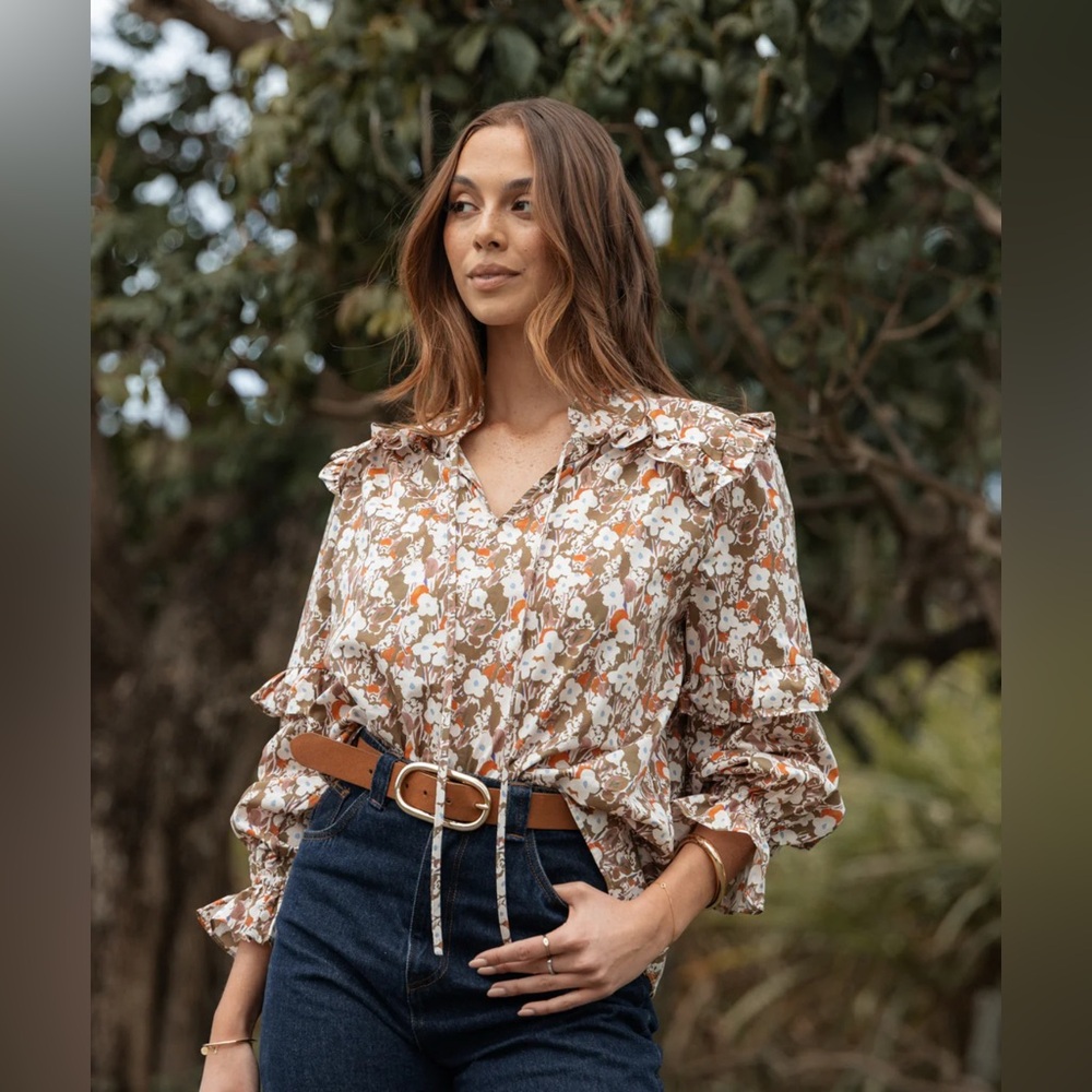 FATE Womens SELMAH LONG SLEEVE TOP - CREAM OLIVE ORANGE Medium Ruffles Floral